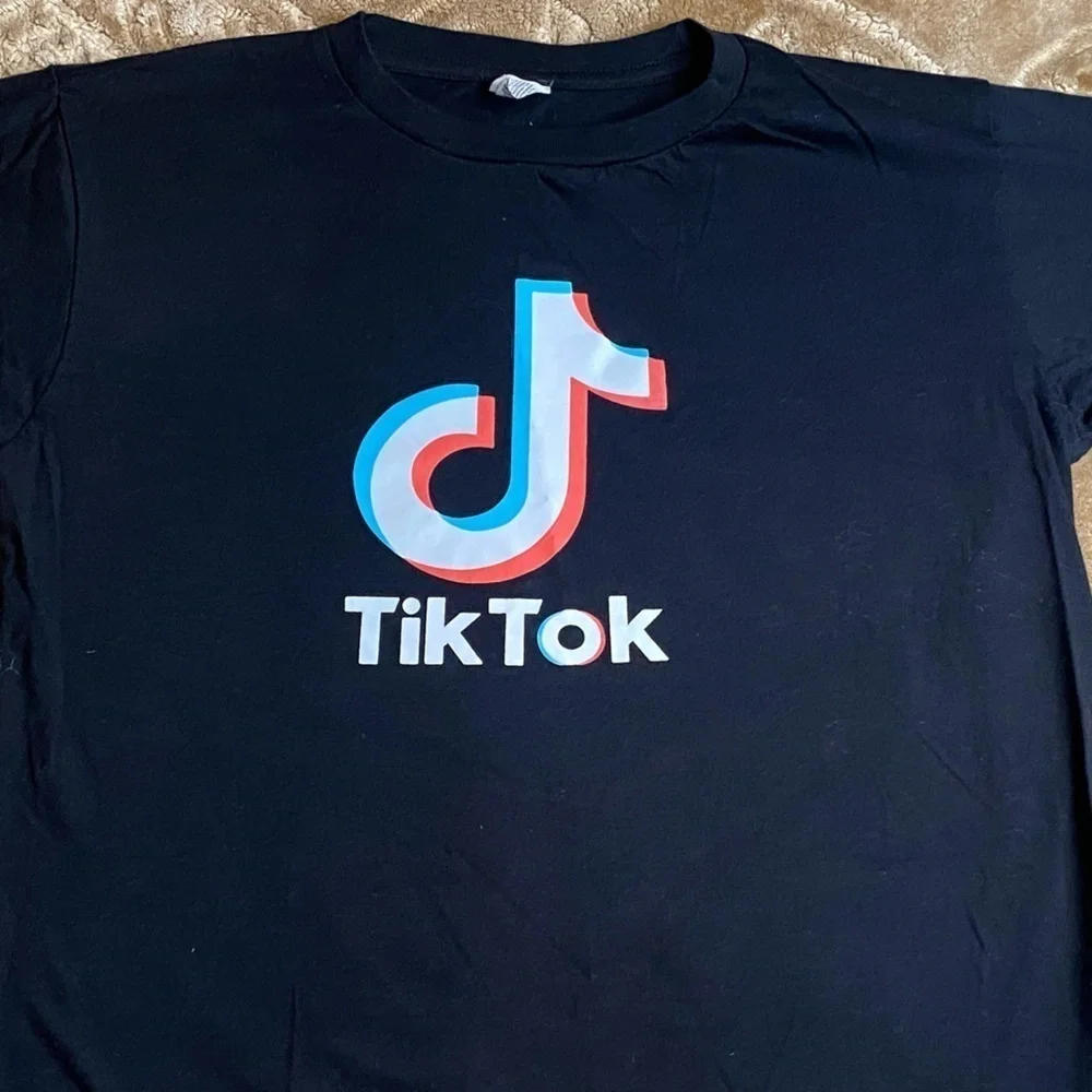 TikTok Youth Medium T-Shirt Crop TSM 100% Cotton
